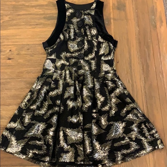Dresses & Skirts - Sequin sleeveless dress